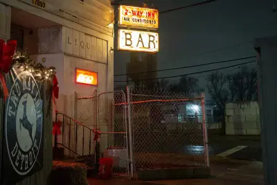 Two-Way Inn